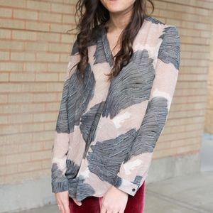 Chic Abstract Banana Republic Blouse Size Small